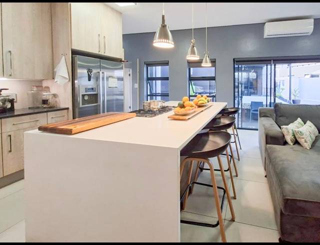 3 BEDROOM HOUSE FOR SALE IN MIDSTREAM ESTATE